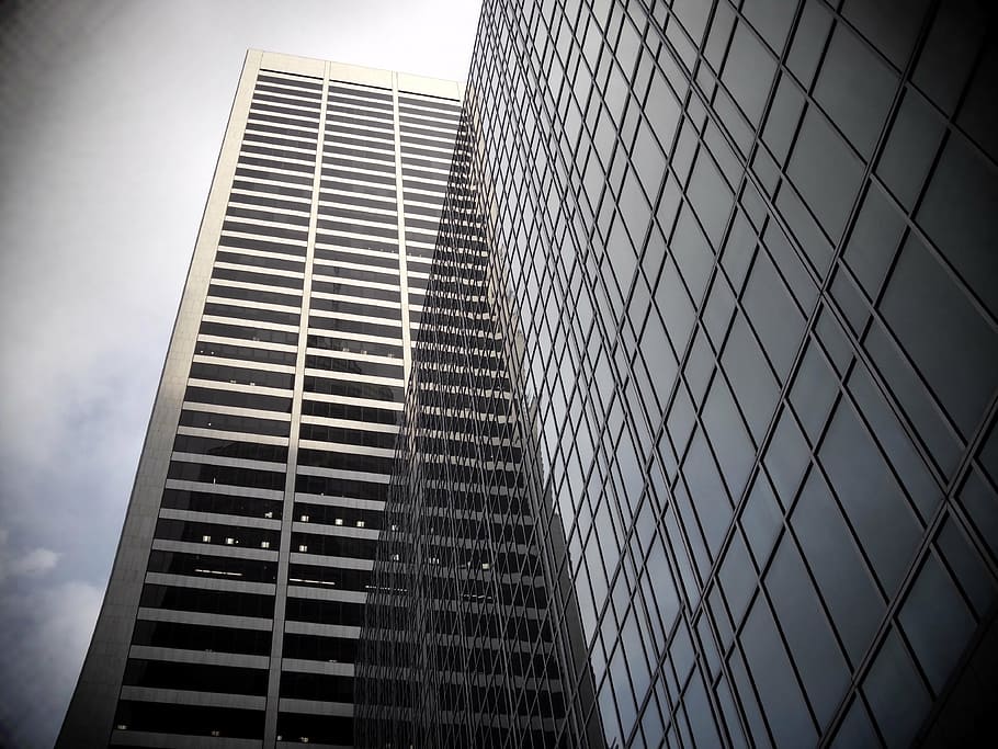 white skyscraper under cloudy sky during daytime, architecture HD wallpaper