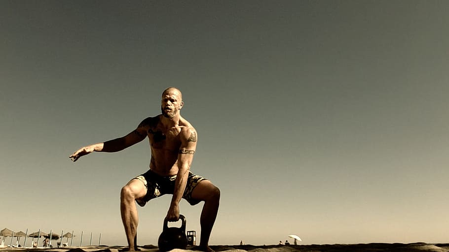 kettlebells, dead snatch, kettlebell training, beach, no shirt HD wallpaper