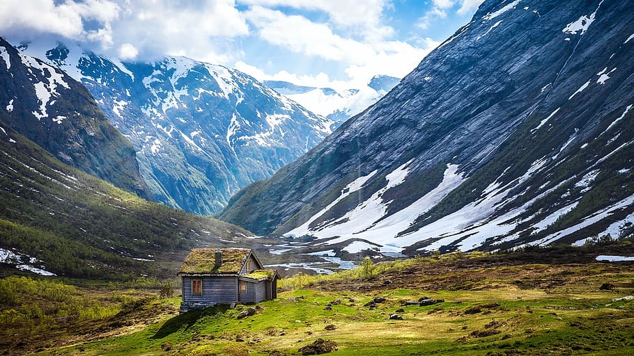 gray and green house on mountain, mountains, valley, cabin, shack, HD wallpaper