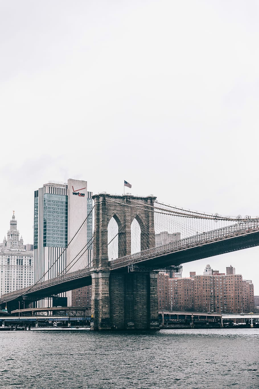Brooklyn Bridge, concrete bridge near city buildings, architecture HD wallpaper