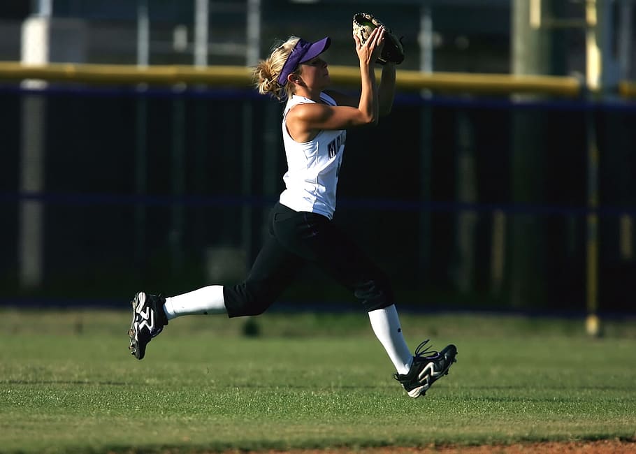 Woman in White Sleeveless Shirt Playing Softball, athlete, baseball HD wallpaper