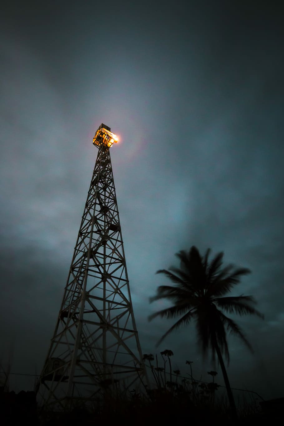 gray metal satellite tower, low angle photo of grey metal tower HD wallpaper
