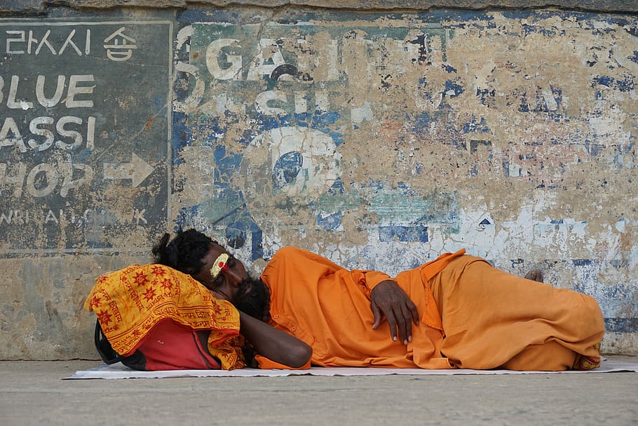 man lying down on street, man lying in floor, laying, sleep, wall HD wallpaper