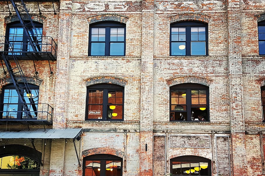 photo of 3 story building brown and white building, architecture HD wallpaper