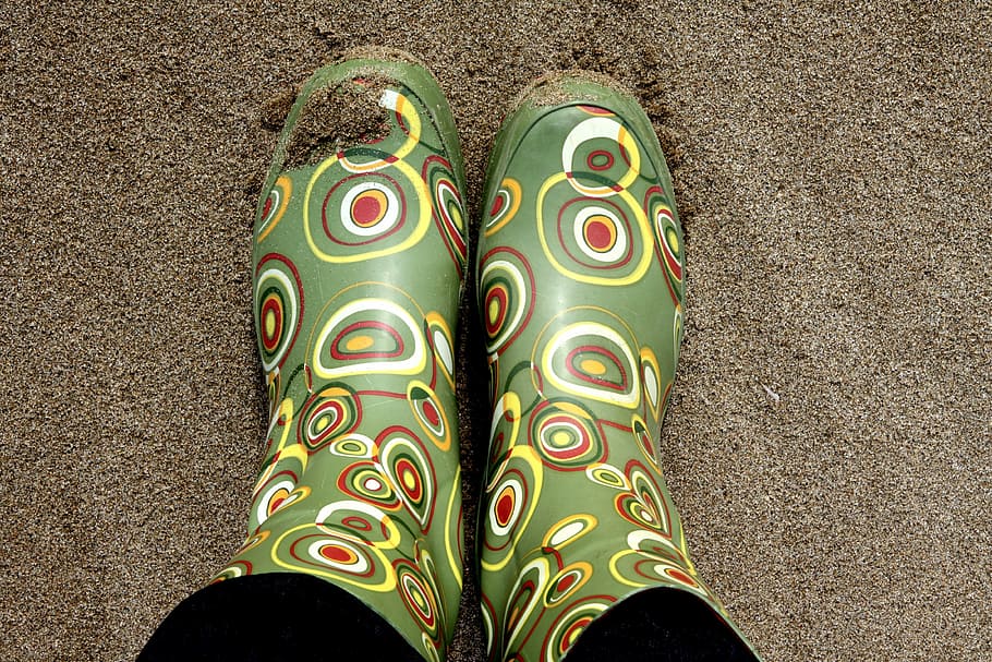 pair of green-and-brown rain boots, wellingtons, booths, walking HD wallpaper