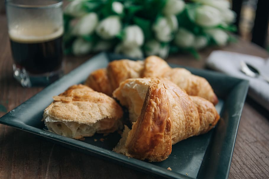 croissant on green ceramic plate beside drinking glass with coffee, HD wallpaper