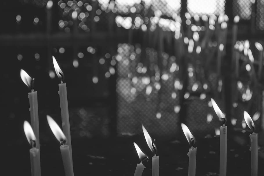 candles, flames, fire, dark, burning, illuminated, focus on foreground HD wallpaper