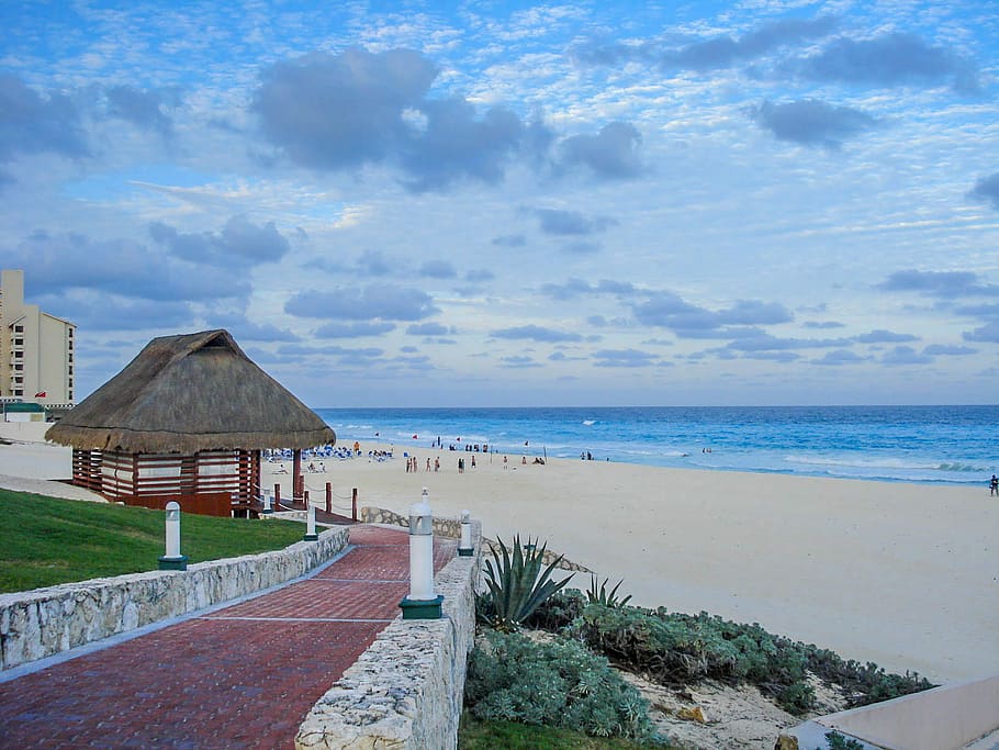 Beach, sky, and clouds and scenery in Cancun, Mexico, photos HD wallpaper