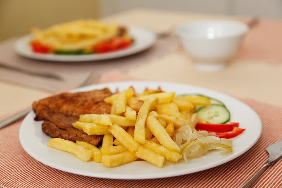 cooked food with fries, beef, chips, diet, dinner, dish, eat, HD wallpaper