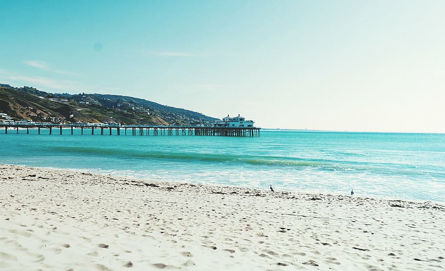 photo of seashore near dock, panoramic, photography, daytime HD wallpaper