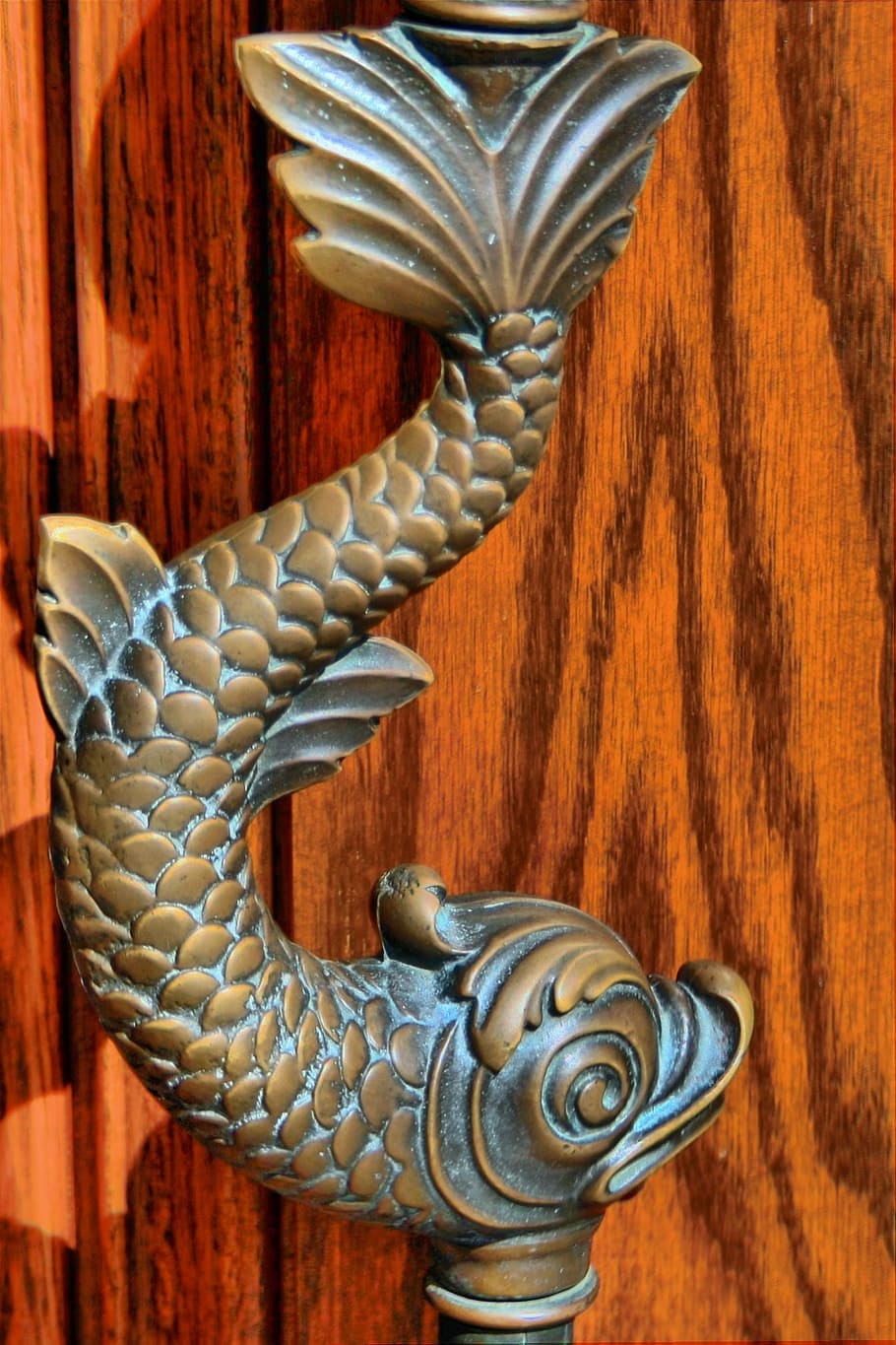 macro shot photography of fish table decor, doorknob, handle HD wallpaper
