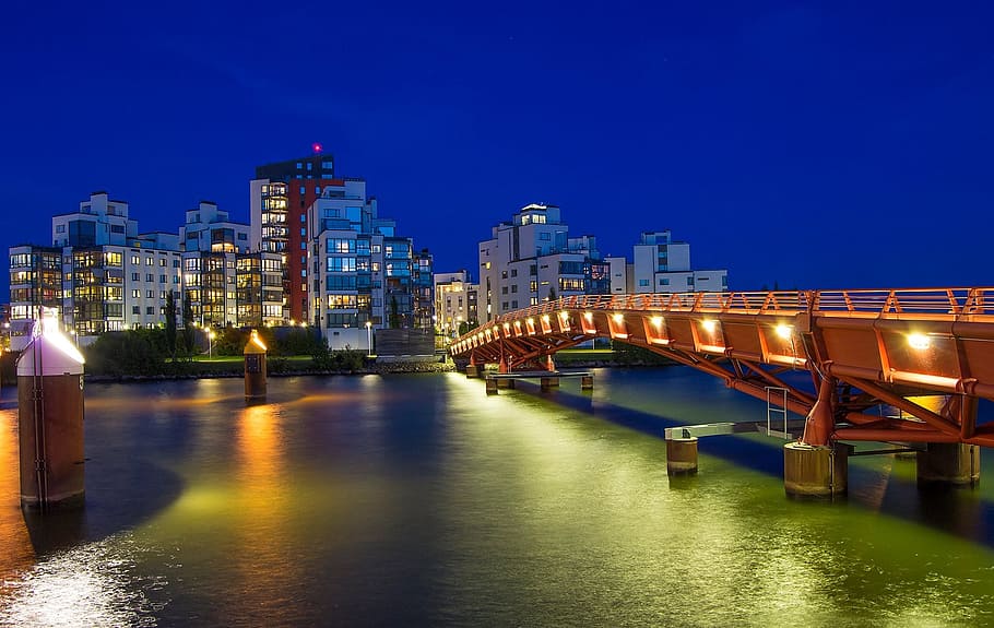 orange steel bridge connects city buildings, night, night light, HD wallpaper