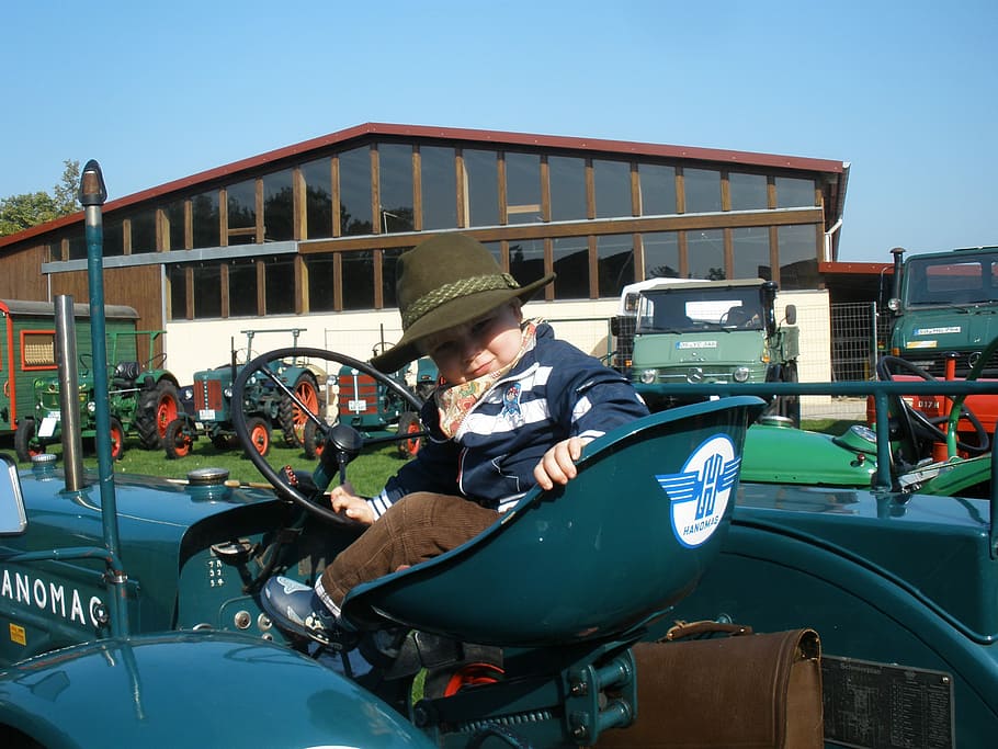Small, Child, Tractors, Oldtimer, small child, historically HD wallpaper