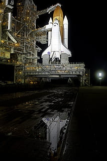 photo of white space shuttle, endeavor space shuttle, rollout HD wallpaper