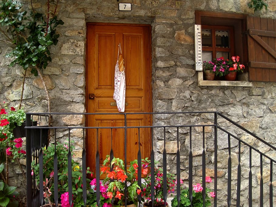 Mountain House, Door, Bread, Pyrenees, plants, flower, residential building HD wallpaper
