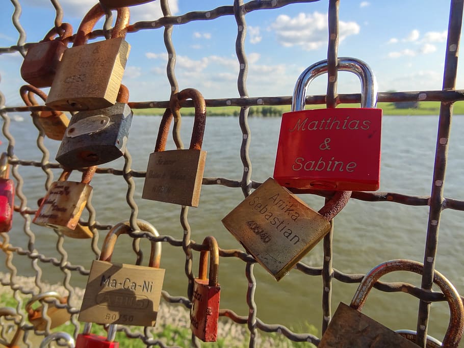 luck-castle-padlock-love-castle.jpg