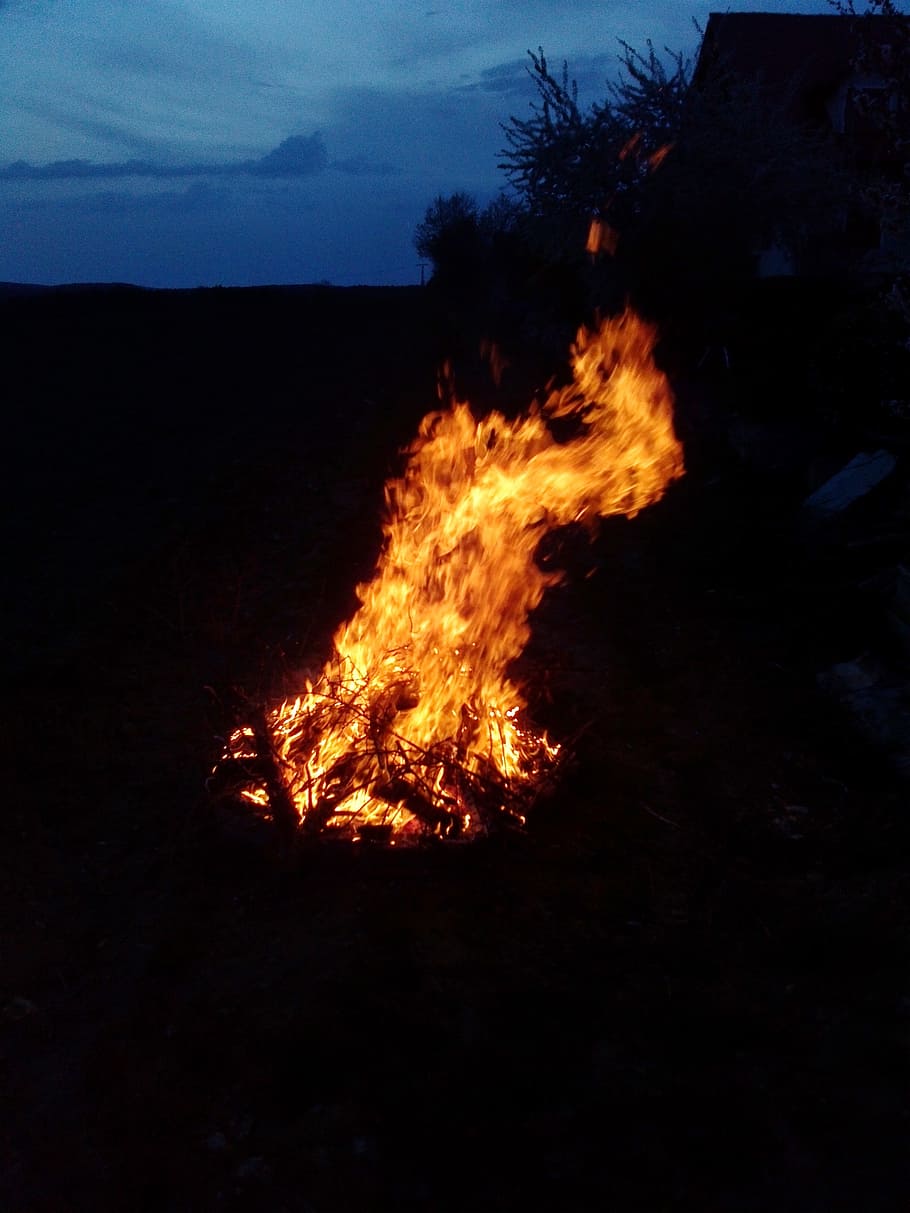 campfire, flame, hot, yellow, wood, burn, night, burning, fire - natural phenomenon HD wallpaper