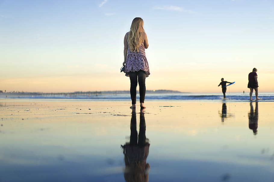 woman standing on beach, woman standing on body of water, sea HD wallpaper