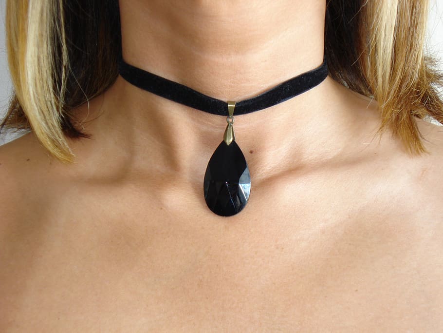 woman wearing black choker necklace, collar, paste, midsection HD wallpaper