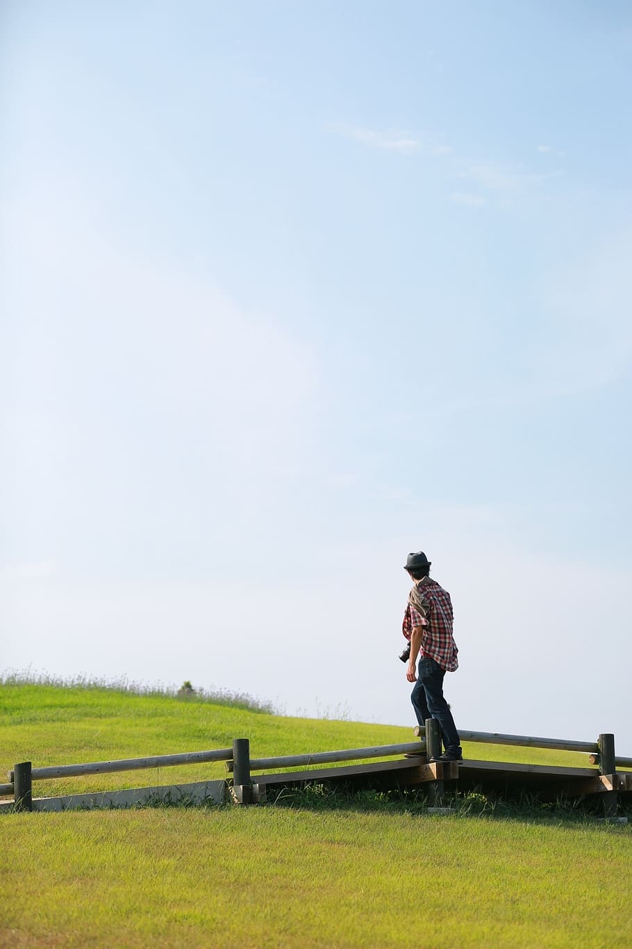 meadow, fields, photographer, sky, fine weather, island, cheerfulness HD wallpaper
