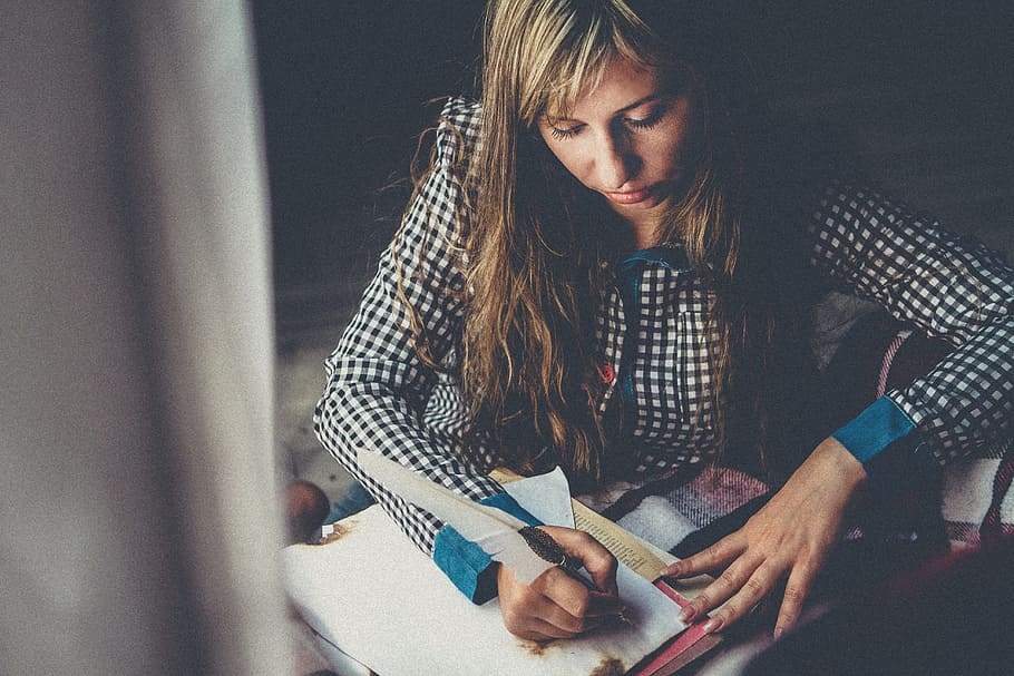 write, to write, writer, pen, paper, book, creativity, girl HD wallpaper