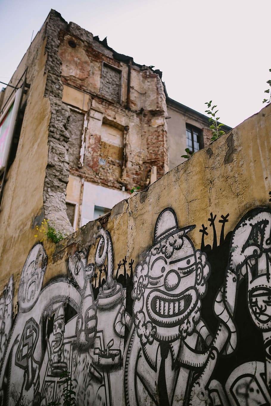 Urban graffiti on the city streets, art, painting, streetart