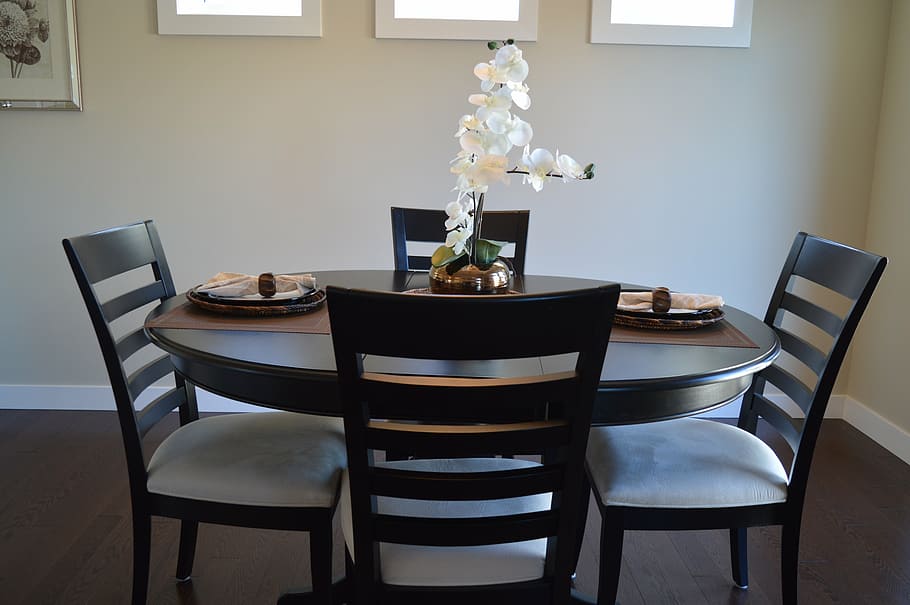 round brown wooden table with four chairs inside room, dining room HD wallpaper
