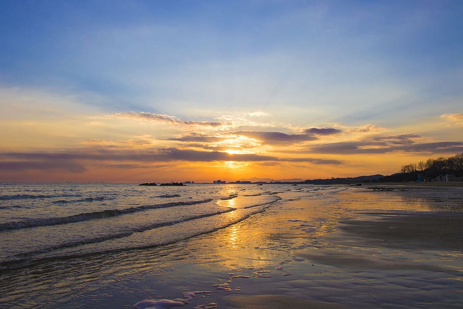 body of water under blue sky at snset, scenery, beach, sunset HD wallpaper