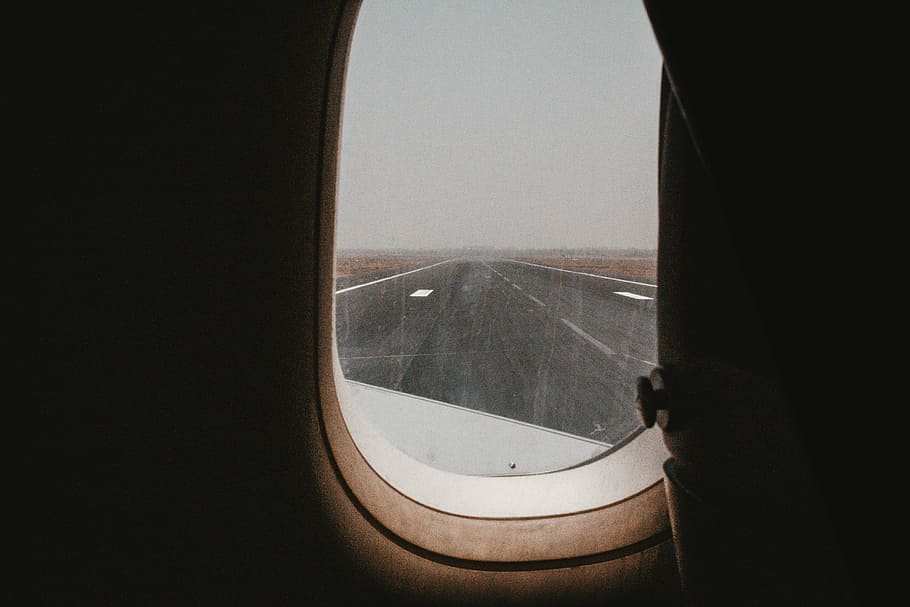 airplane road, airliner window viewing runway during daytime HD wallpaper