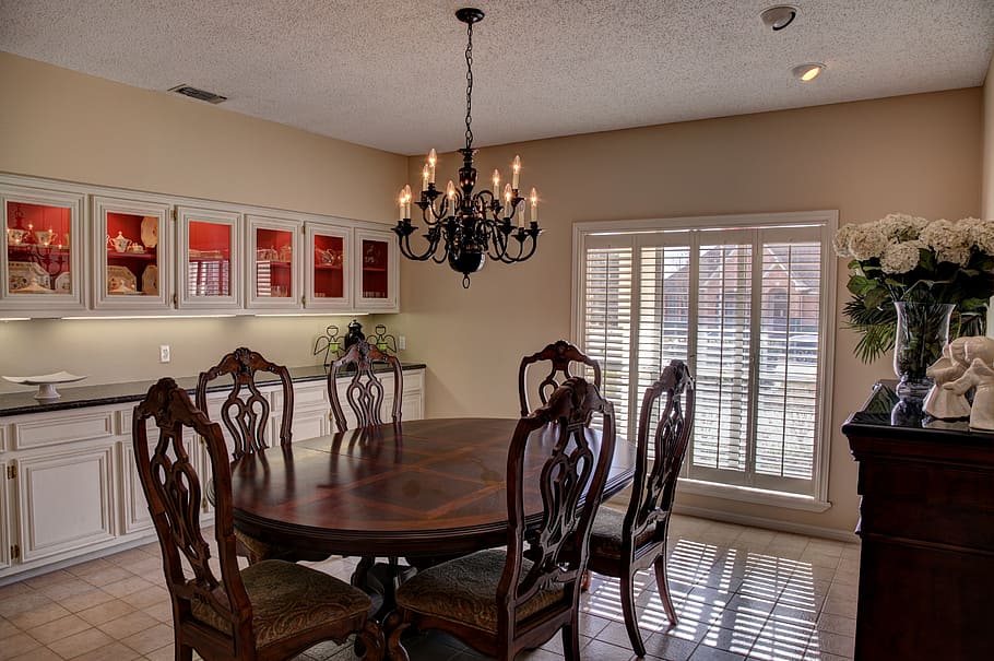 candelabra chandelier turned on above dining table set, dining room HD wallpaper