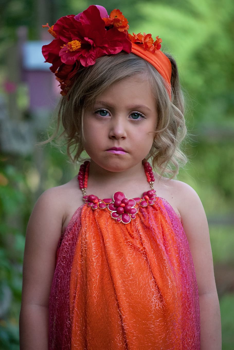 girl wearing sleeveless dress, face, sad, expression, young HD wallpaper