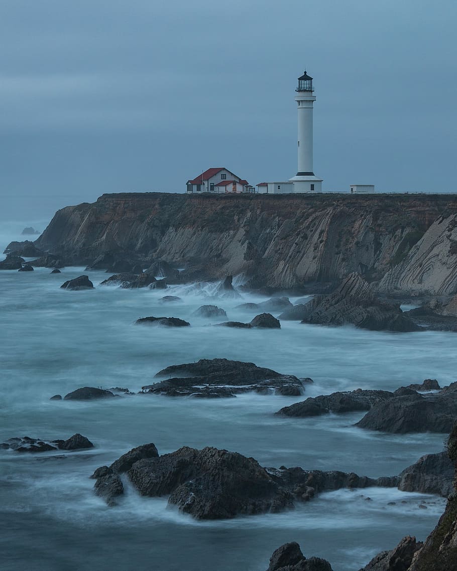 house beside lighthouse near body of water, lighthouse, Portland HD wallpaper