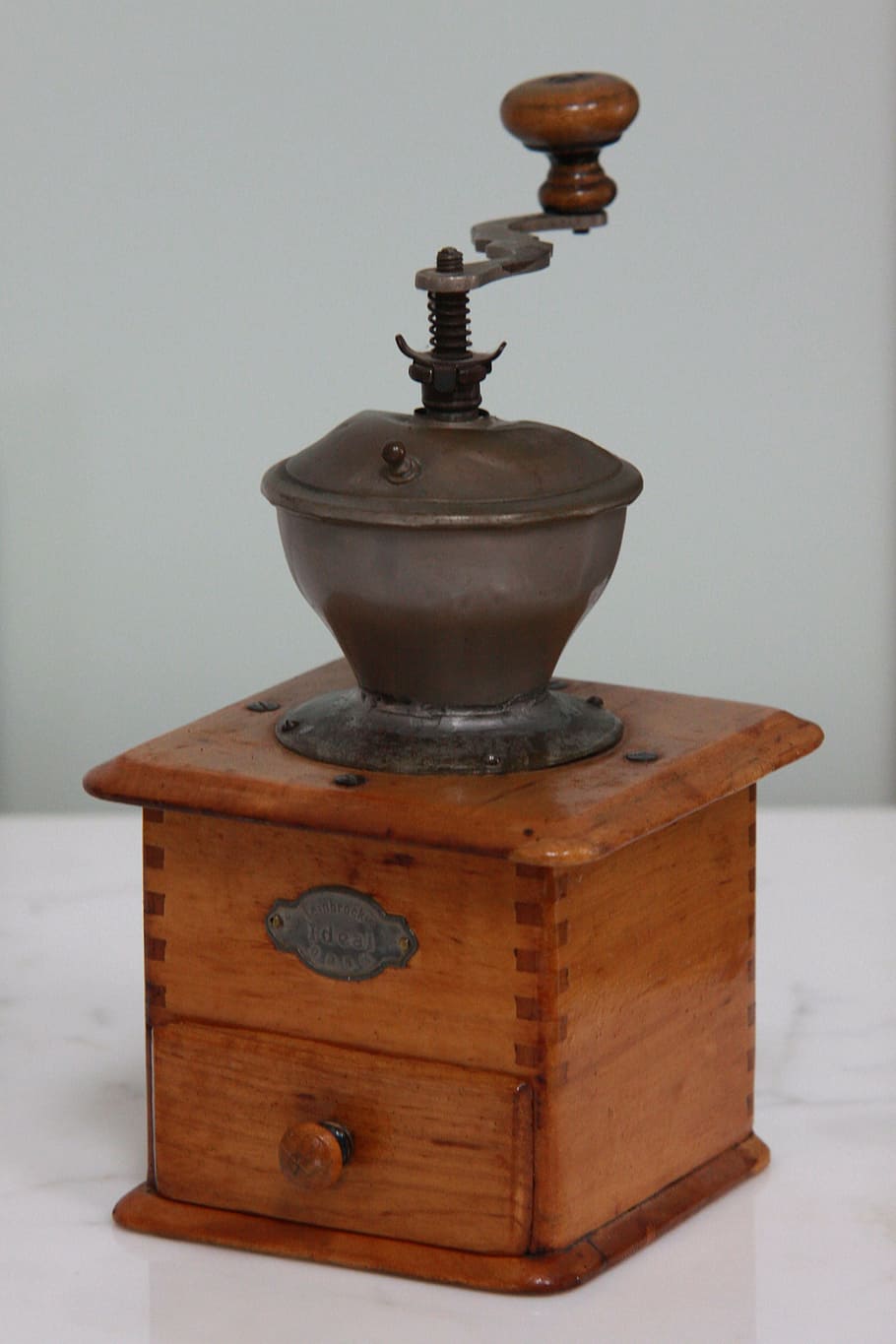 old coffee grinder, old coffee-mill, grandma, coffee-grinder, HD wallpaper