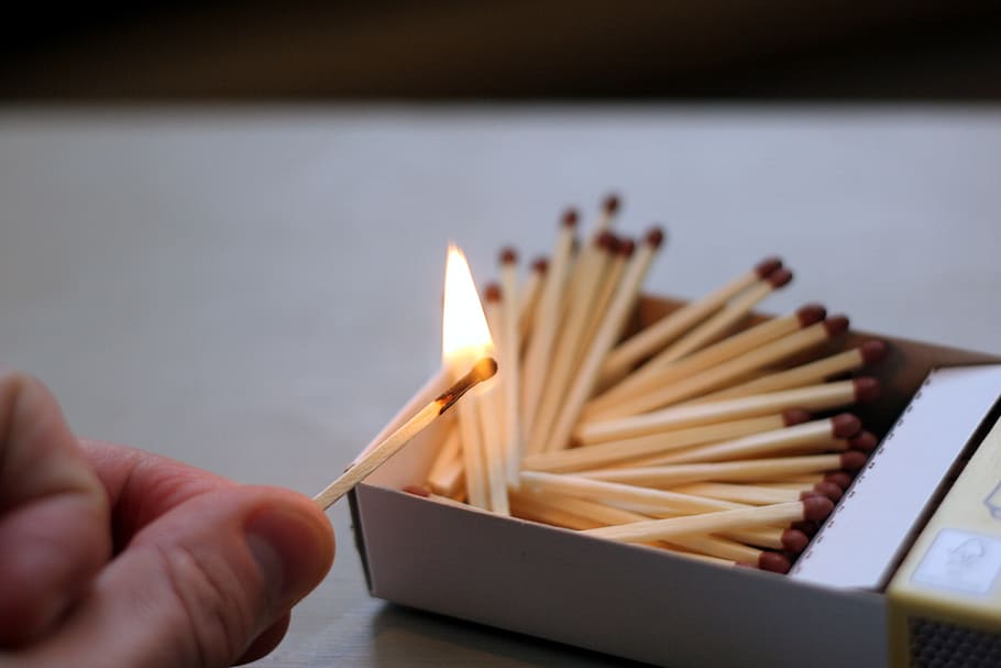 matches, matchstick, flame, fire, burn, burning, matchbox, hand