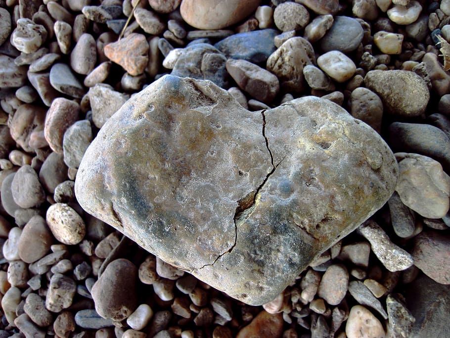 gray stone closeup photo, broken heart, crack, love, hatred, destroyed, HD wallpaper