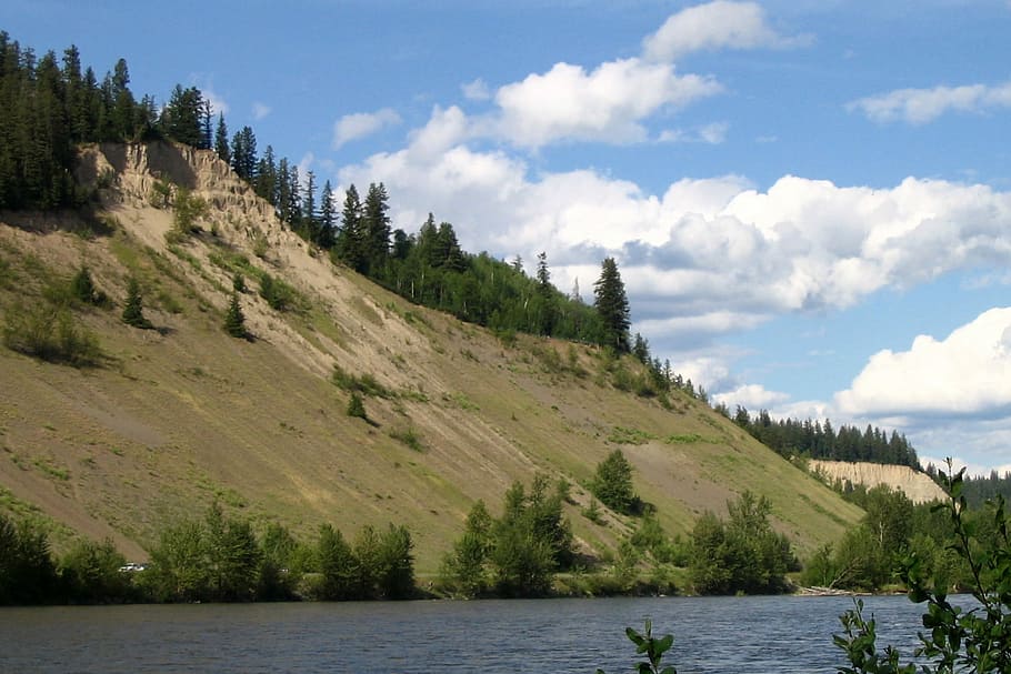 Nechako River cutbanks landscape in Prince George, British Columbia, Canada, HD wallpaper
